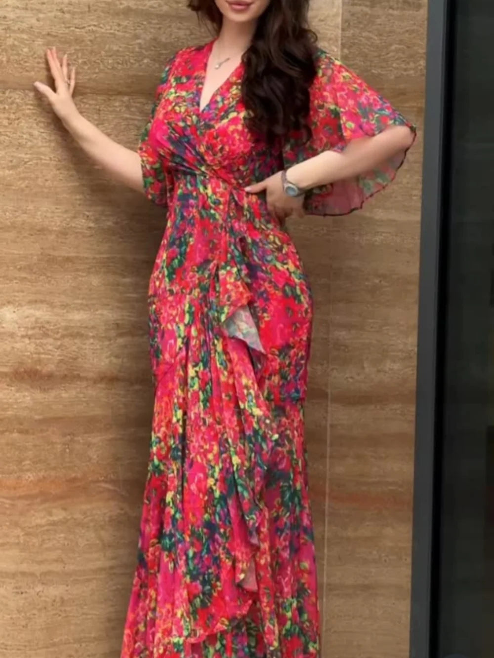 Laurie™ | Retro V-neck trumpet sleeve printed dress