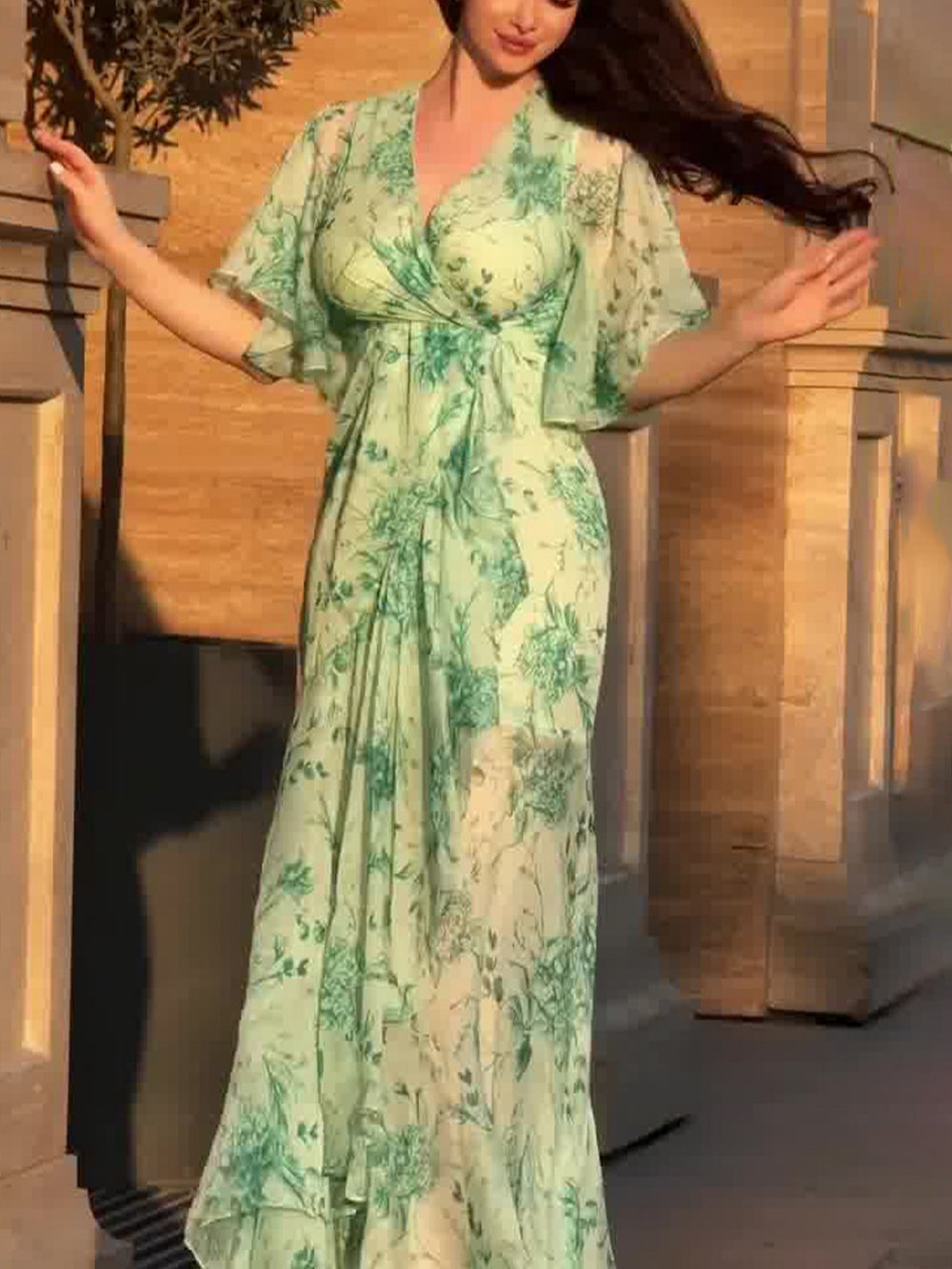 Laurie™ | Retro V-neck trumpet sleeve printed dress