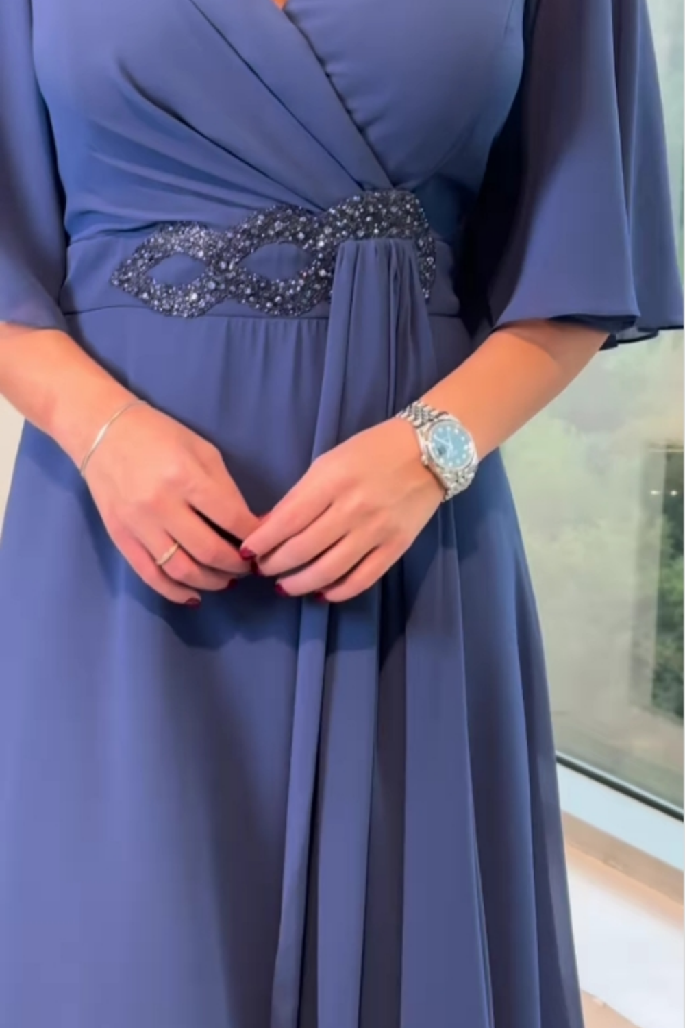 Louise™ | Elegant V-neck maxi dress