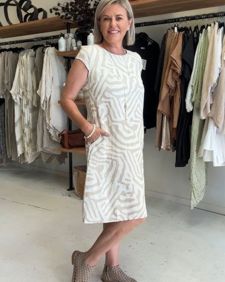 Christina™ | Summer Dress with Round Neck and Elegant Print